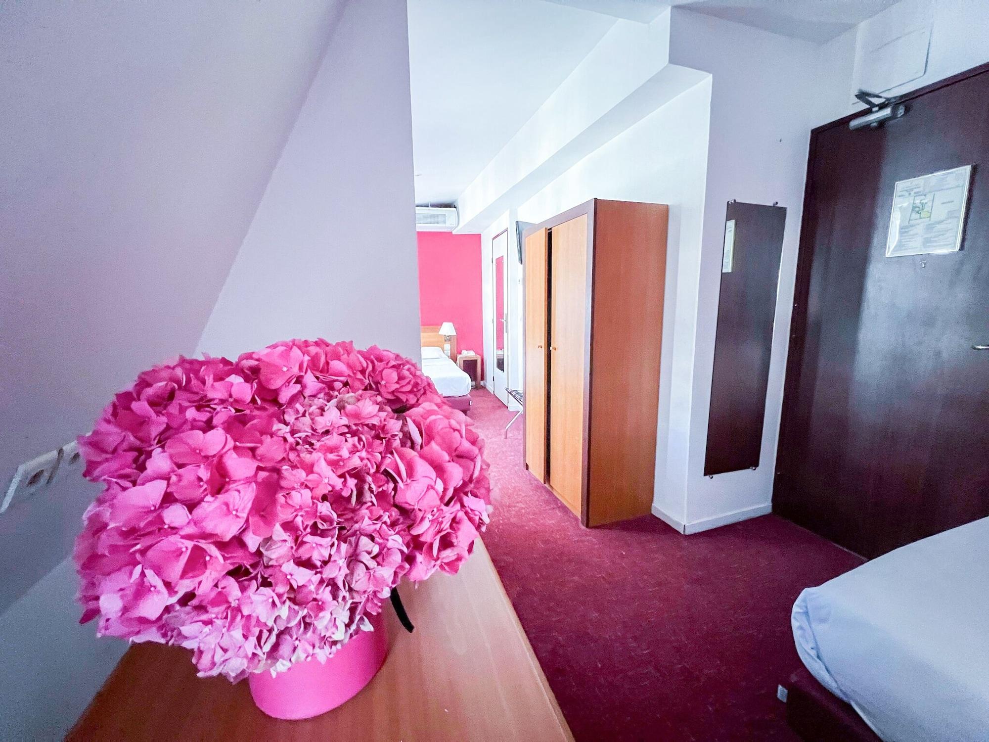 La Dependance Hotell Paris Eksteriør bilde